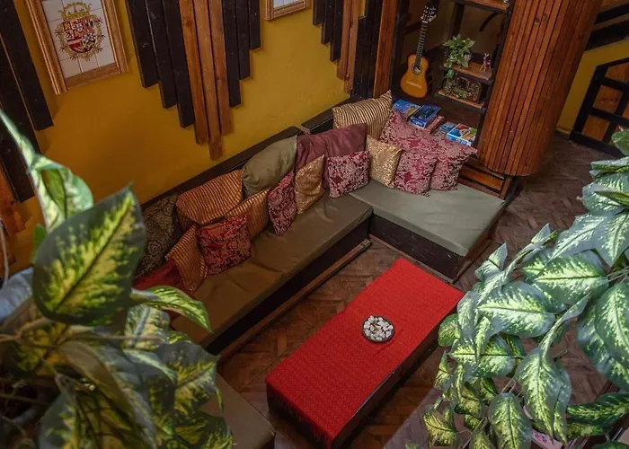 Casa Bonita Hotel y Hostal
