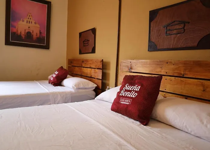 Casa Bonita Hotel y Hostal