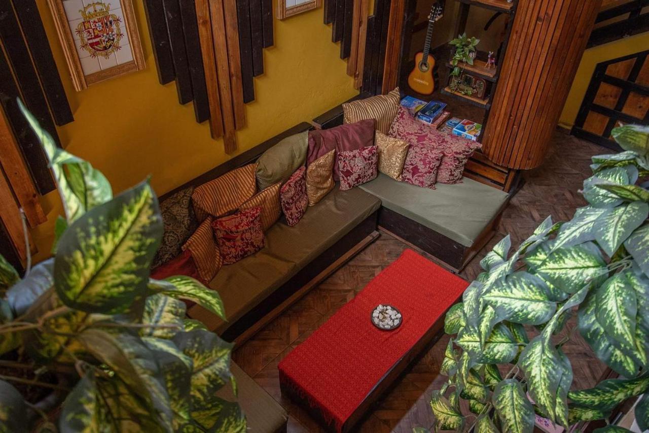 Casa Bonita Y *